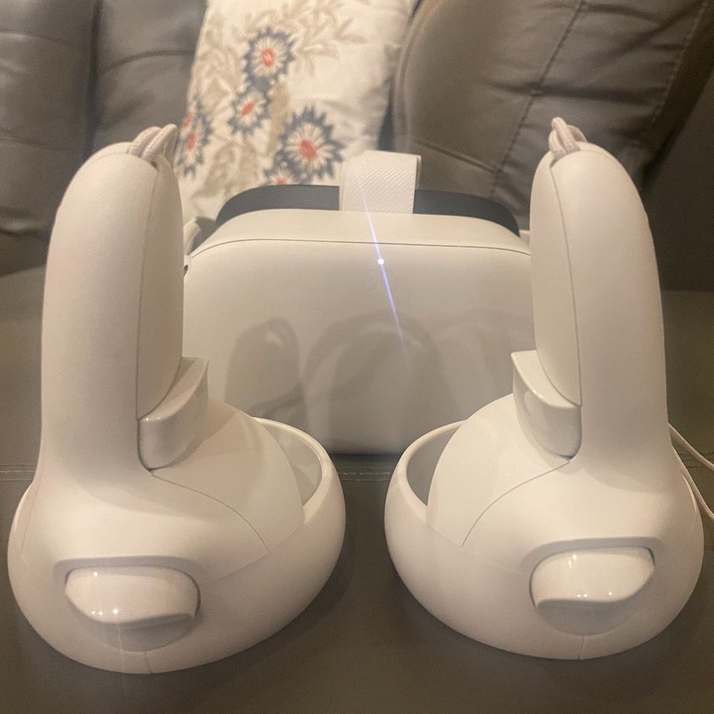 Full set: Oculus Quest 2 - 128 GB
